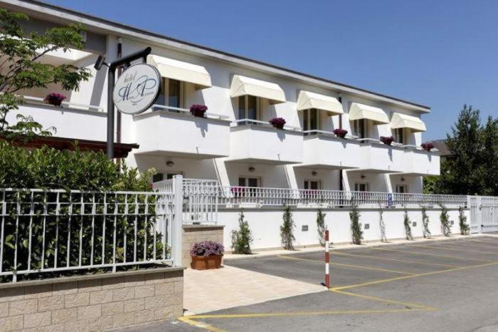 Hotel Mare Azzurro تيراتشينا المظهر الخارجي الصورة