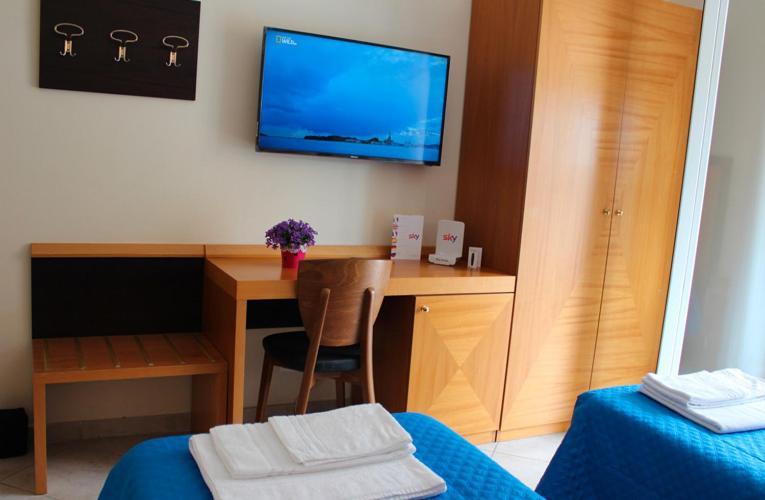 Hotel Mare Azzurro تيراتشينا المظهر الخارجي الصورة