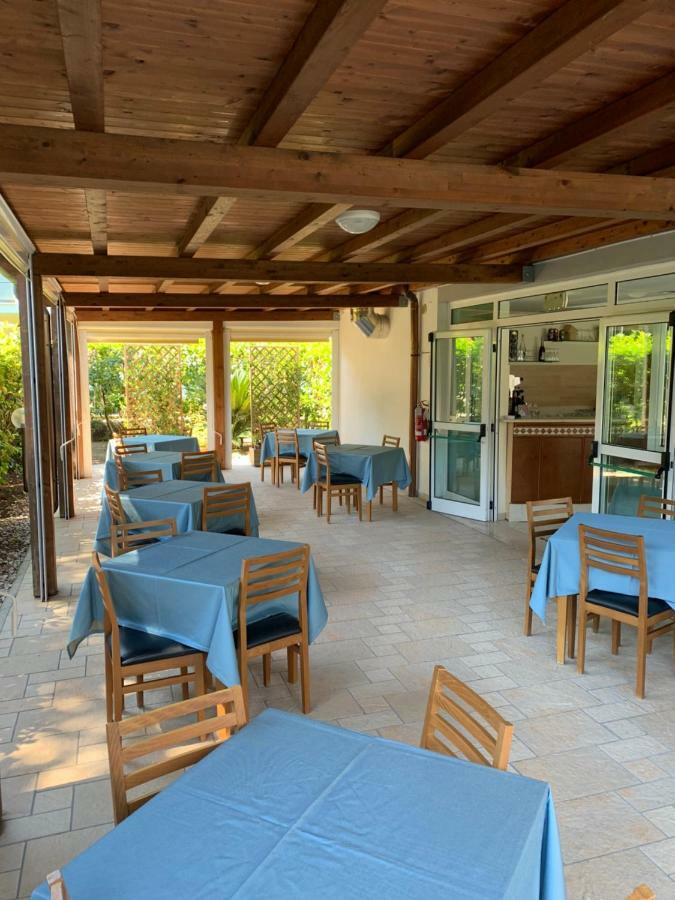 Hotel Mare Azzurro تيراتشينا المظهر الخارجي الصورة