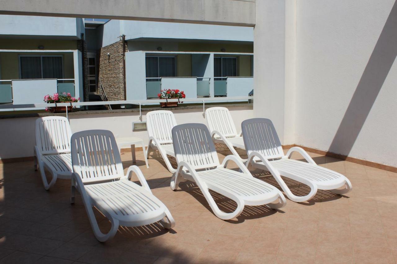 Hotel Mare Azzurro تيراتشينا المظهر الخارجي الصورة